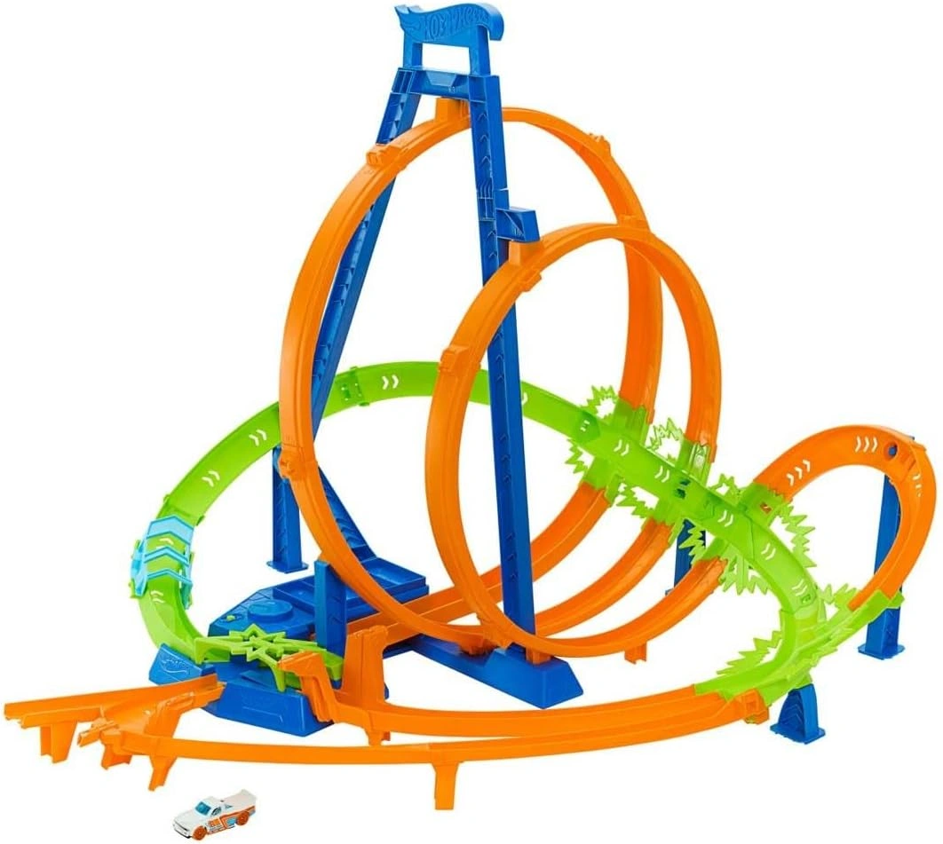 Hot Wheels Epic Crash Dash Track Set with 5 Crash Zones, Motorized Booster & 1 Hot Wheels 1:64 Scale Car, Easy Storage – Ages 4+