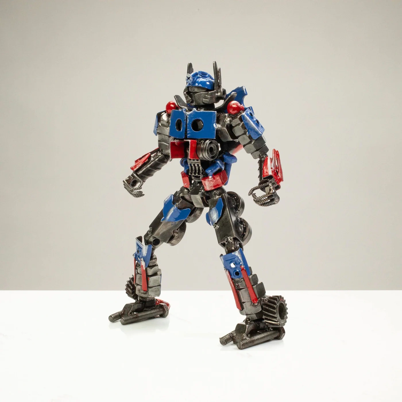 ميتال ارت – تمثال معدني معاد تدويره مستوحى من BumbleBee بحجم 16 بوصة