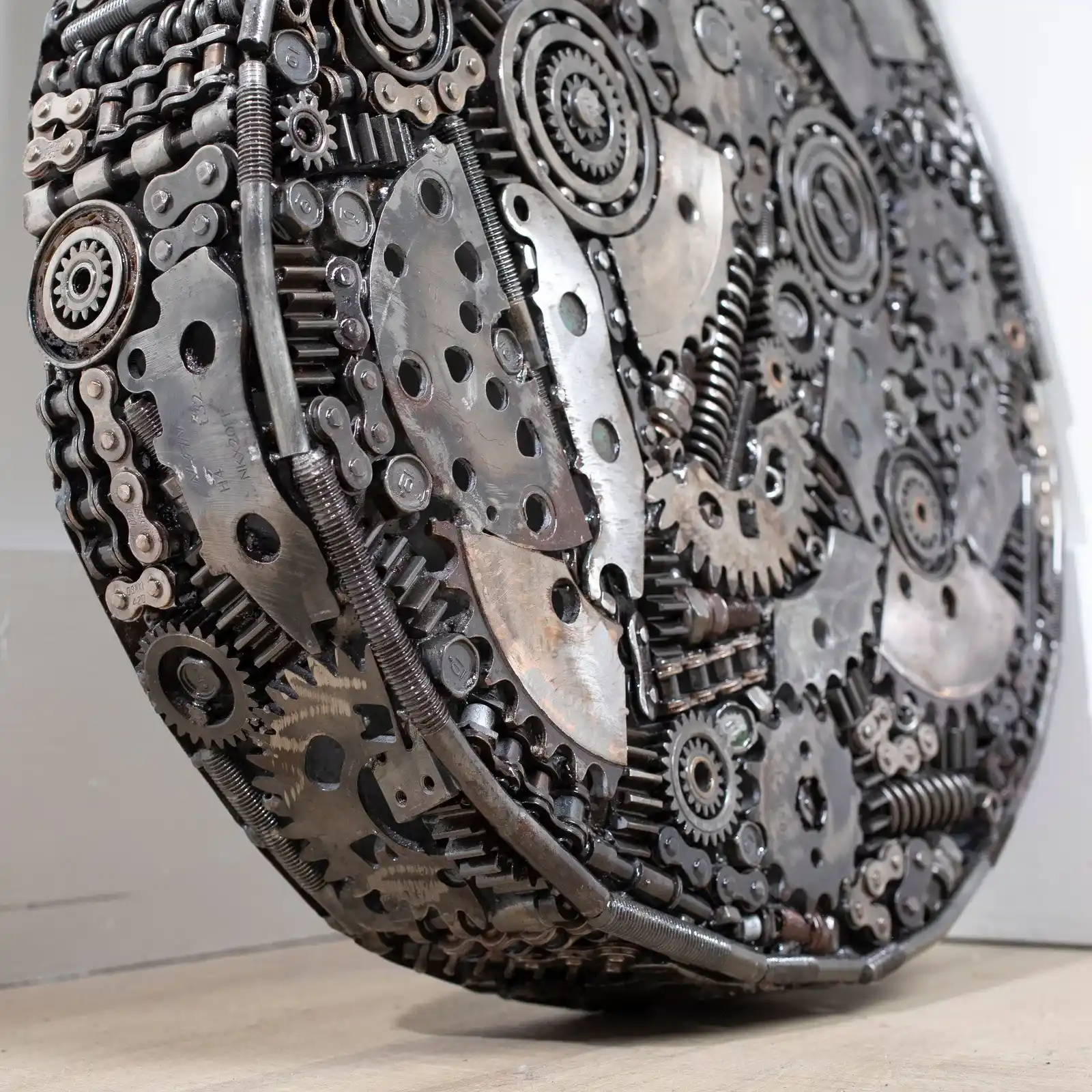 ميتال آرت – منحوتة معدنية غيتار بطول 48 إنش